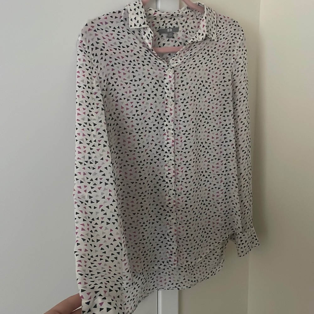 Work shirt white with blue pink triangles